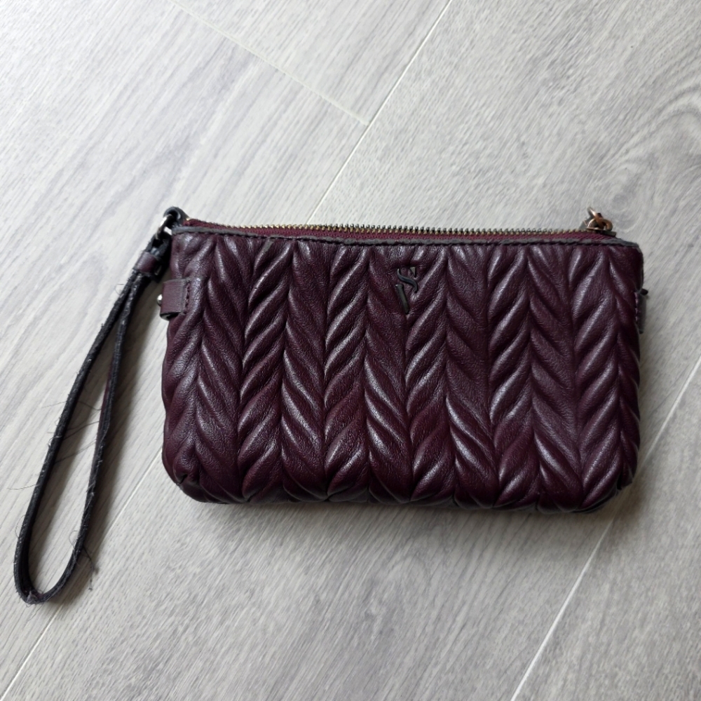 Simply Vera Wang Burgundy Wristlet Clutch